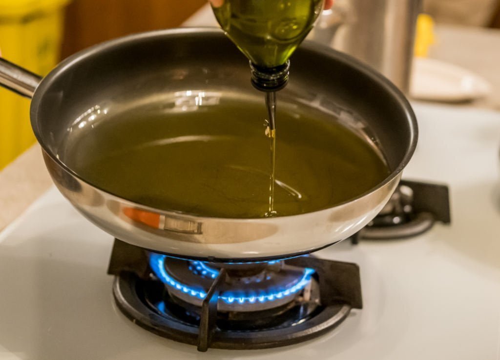 The Pros and Cons of Stainless Cookware